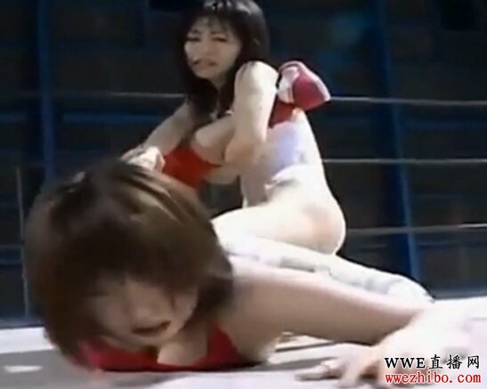 日本女子<a href='http://www.wwezhibo.com/' target='_blank' title='摔跤'><span style='color: #0000ff'><strong>摔跤</strong></span></a></span>专供男人观看 很黄很暴力